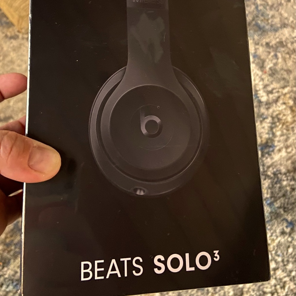 New unopened beats solo 3 headphones